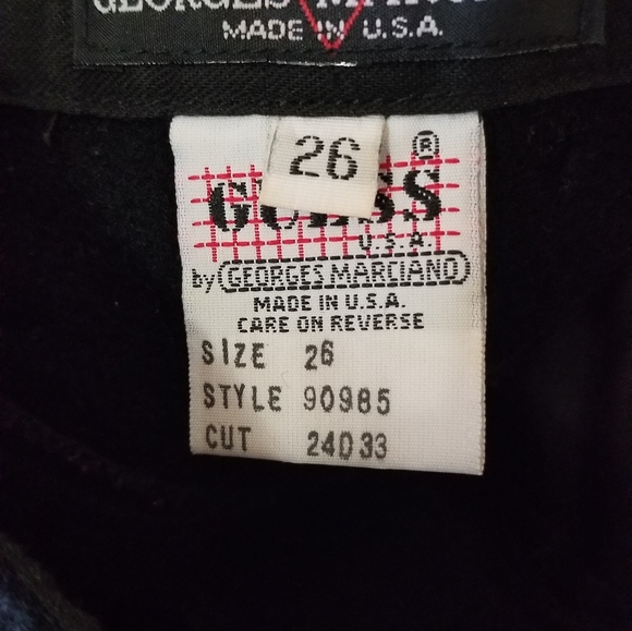 Guess High Rise short - Picture 3 of 12